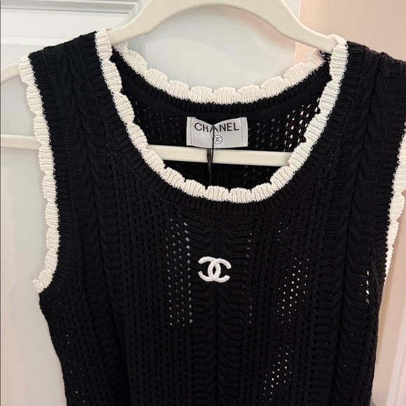 Black and White Logo Woven Top Size 38 - Picture 3 of 5